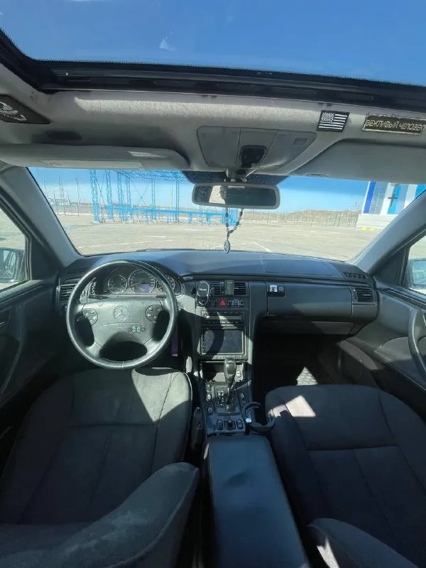 Продаю mercedes benz w210 год: 2001 мотор: 2.6л л/с: 177 л/с шустрый, коробка: автомат 5ст продаю не спеша, с документами полный порядок, без штрафов, залогов и ограничений, машина на учете. осталные вопросы по телефону. цена 850 тысяч рублей г. мариуполь торг приветствуется!!! тел: +7949-461-86-38 📞 звоните: +7(949)4618638 - фотография - 7