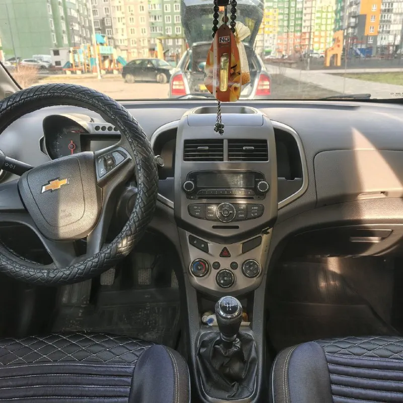 Шевролет авео (т300). 2012г мотор 1.6 бензин, механика 5-ти ступка! пробег родной 253т км. по автотеке одно лёгкое дтп, крашенные только капот, и два передних крыла ( правое и левое) без шпаклёвки!! расчёт ремонтных работ на 30т. все остальное в родной краске!! есть мелкие нюансы по кузову, по лкп! нечего критичного нет, кузов оцинкованный!! автомобиль полностью обслужен! ходовая полностью сделана! масло в моторе поменяно!с документами всё хорошо !!свет сделан очень яркий! хорошие яркие led-дампы вставлены в ближний свет!! хорошие яркие туманки!!на все вопросы отвечу по телефону, пишите или звоните !! донецк цена: 560т. торг уместен +79515230277- телеграмм. макс - фотография - 6