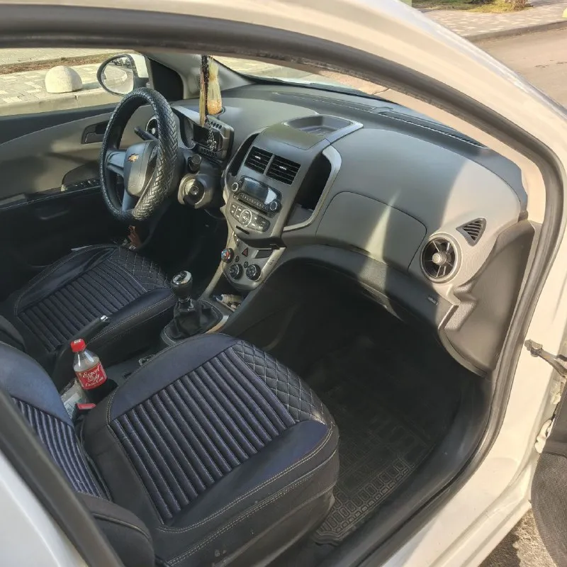 Шевролет авео (т300). 2012г мотор 1.6 бензин, механика 5-ти ступка! пробег родной 253т км. по автотеке одно лёгкое дтп, крашенные только капот, и два передних крыла ( правое и левое) без шпаклёвки!! расчёт ремонтных работ на 30т. все остальное в родной краске!! есть мелкие нюансы по кузову, по лкп! нечего критичного нет, кузов оцинкованный!! автомобиль полностью обслужен! ходовая полностью сделана! масло в моторе поменяно!с документами всё хорошо !!свет сделан очень яркий! хорошие яркие led-дампы вставлены в ближний свет!! хорошие яркие туманки!!на все вопросы отвечу по телефону, пишите или звоните !! донецк цена: 560т. торг уместен +79515230277- телеграмм. макс - фотография - 7