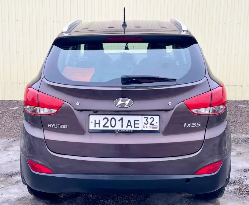 🔥 hyundai ix35🔥 в шикарном состоянии! ✅в эксплуатации с 2011г ✅ 2.0 ✅бензиновый (атмосферный) ✅коробка автомат 6 ступка ✅пробег 177 тыс. км. ✅без дтп! ✅весь в родной краске(кроме задней правой арки) ✅автотека зелёная ✅двигатель работает превосходно без. .. од aux usb ✅разъем 12v ✅камера заднего вида ✅камера переднего вида ✅литые диски r17 ✅тех осмотр пройдет, готов к регистрации в мрэо 🔥в подарок новому владельцу🔥 ✅полный бак топлива ✅донецк. 🔥новая стоимость 1.255.000₽🔥 тел. + 📞 звоните: +7(949)5080060 - фотография - 5