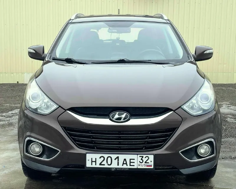 🔥 hyundai ix35🔥 в шикарном состоянии! ✅в эксплуатации с 2011г ✅ 2.0 ✅бензиновый (атмосферный) ✅коробка автомат 6 ступка ✅пробег 177 тыс. км. ✅без дтп! ✅весь в родной краске(кроме задней правой арки) ✅автотека зелёная ✅двигатель работает превосходно без. .. од aux usb ✅разъем 12v ✅камера заднего вида ✅камера переднего вида ✅литые диски r17 ✅тех осмотр пройдет, готов к регистрации в мрэо 🔥в подарок новому владельцу🔥 ✅полный бак топлива ✅донецк. 🔥новая стоимость 1.255.000₽🔥 тел. + 📞 звоните: +7(949)5080060 - фотография - 6