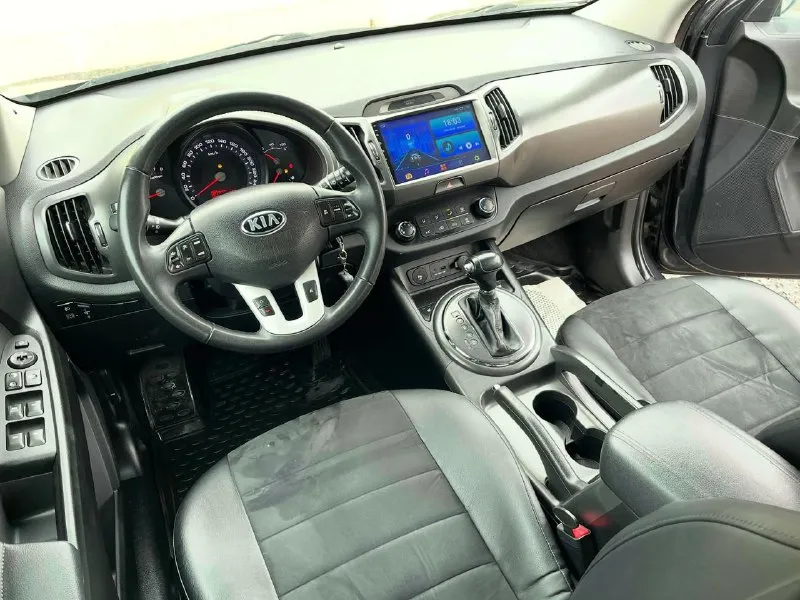 🔥 kia sportage🔥 в шикарном состоянии! ✅без дтп! ✅одна крашенная деталь( передняя правая дверь! ✅год выпуска 2013 ✅ 2.0 ✅бензиновый (атмосферный) ✅коробка автомат 6 ступка ✅пробег 208 тыс. км. ✅автотека зелёная ✅двигатель работает превосходно без постор. .. ss="emoji" style="background-image:url('//telegram. org/img/emoji/40/e29c85.png')">✅разъемы под aux usb ✅разъем 12v ✅монитор планшет ✅камера заднего вида ✅парктроник ✅литые диски r17 ✅тех осмотр пройден, готов к регистрации в мрэо ✅ торг на полный бак топлива ✅донецк. 🔥новая стоимость 1.295.000₽🔥 тел. +7949-50-800-60 📞 звоните: +7(949)5080060 - фотография - 7