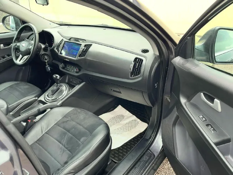 🔥 kia sportage🔥 в шикарном состоянии! ✅без дтп! ✅одна крашенная деталь( передняя правая дверь! ✅год выпуска 2013 ✅ 2.0 ✅бензиновый (атмосферный) ✅коробка автомат 6 ступка ✅пробег 208 тыс. км. ✅автотека зелёная ✅двигатель работает превосходно без постор. .. ss="emoji" style="background-image:url('//telegram. org/img/emoji/40/e29c85.png')">✅разъемы под aux usb ✅разъем 12v ✅монитор планшет ✅камера заднего вида ✅парктроник ✅литые диски r17 ✅тех осмотр пройден, готов к регистрации в мрэо ✅ торг на полный бак топлива ✅донецк. 🔥новая стоимость 1.295.000₽🔥 тел. +7949-50-800-60 📞 звоните: +7(949)5080060 - фотография - 9