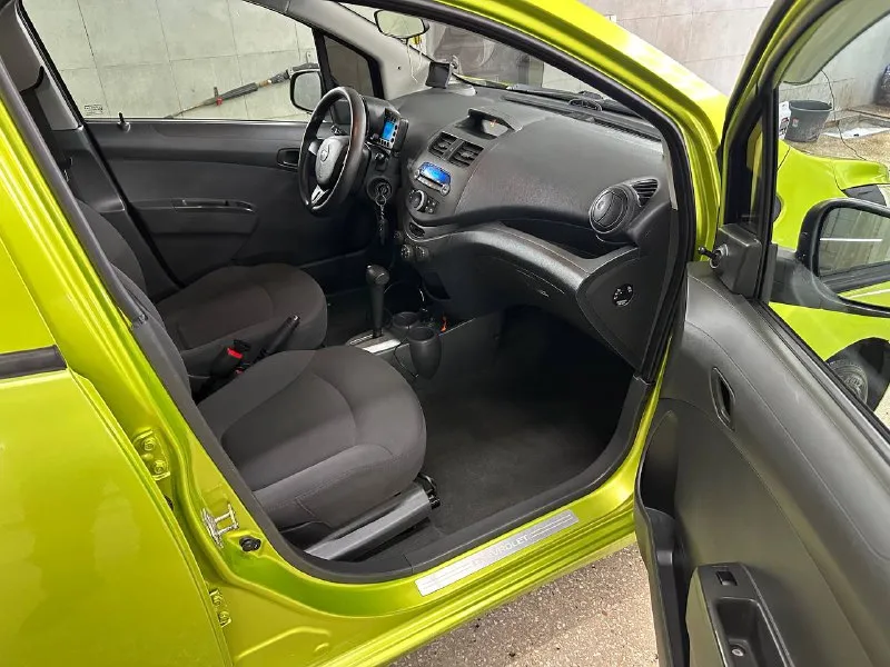 Продам chevrolet spark 2012 г. ✅ пробег 123 000 км. оригинал!✅ мотор 1.0 автомат айсин !✅ цена 650 000₽торг. ✅ автомобиль в хорошем состоянии, двигатель, коробка передач, ходовая часть, работает на 5+ есть кондиционер, установлена камера заднего вида, парктроники, сигнализация с автозапуск, два ключа виталий +79493570671 г. донецк - фотография - 7