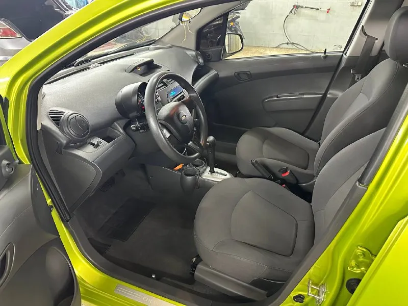 Продам chevrolet spark 2012 г. ✅ пробег 123 000 км. оригинал!✅ мотор 1.0 автомат айсин !✅ цена 650 000₽торг. ✅ автомобиль в хорошем состоянии, двигатель, коробка передач, ходовая часть, работает на 5+ есть кондиционер, установлена камера заднего вида, парктроники, сигнализация с автозапуск, два ключа виталий +79493570671 г. донецк - фотография - 9