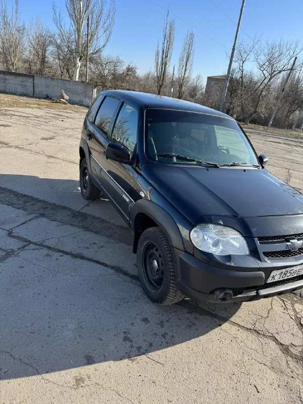 Срочно продам шевроле нива chevrolet niva мотор 1.7 бензин, газ (с документами ) год 2016 гур, эл стеклоподъёмники, эл зеркала с подогревом, кондиционер, центральный замок сигнализация мотор и мкпп после ремонта, новые карданы ходовая раздатка без нареканий все работает исправно, дно, арки обработаны авто в очень хорошем состоянии делать не чего не нужно город шахтёрск документы в порядке стс птс дкп цена 480 тыс руб + торг тел. +79493620713 📞 🇷🇺 звоните: +79493620713 - фотография - 2