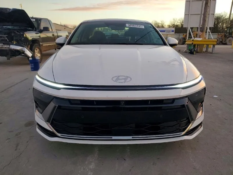 ✅ hyundai sonata 𝐕𝐈𝐈𝐈 рестайлинг - 2.0 гибрид, 192 л. с. - акпп 8-ст. - передний привод - пробег: 29.500 км - 04/2024 идеальный вариант с родным окрасом, целой безопасностью! не утопленник! второго такого нет ни на рынке грузии, ни на аукционах! машинка на кожаном салоне и панораме! 🔥 цена даже с утиль сбором будет ниже первой цены на рынке рф автомобиль менее 3-х лет - растаможка под 48% можем выкупить автомобиль за свои деньги! 🤝 цена в грузии: 𝟏.𝟕𝟗𝟎.𝟎𝟎𝟎 ₽ 💵 кирилл +7 (949) 400-56-31 📞 🇷🇺 звоните: +79494005631 - фотография - 3