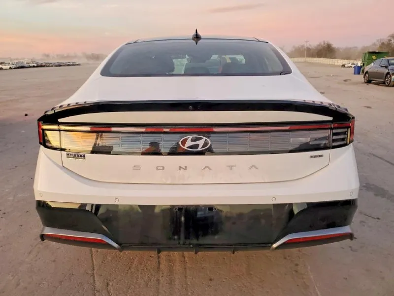 ✅ hyundai sonata 𝐕𝐈𝐈𝐈 рестайлинг - 2.0 гибрид, 192 л. с. - акпп 8-ст. - передний привод - пробег: 29.500 км - 04/2024 идеальный вариант с родным окрасом, целой безопасностью! не утопленник! второго такого нет ни на рынке грузии, ни на аукционах! машинка на кожаном салоне и панораме! 🔥 цена даже с утиль сбором будет ниже первой цены на рынке рф автомобиль менее 3-х лет - растаможка под 48% можем выкупить автомобиль за свои деньги! 🤝 цена в грузии: 𝟏.𝟕𝟗𝟎.𝟎𝟎𝟎 ₽ 💵 кирилл +7 (949) 400-56-31 📞 🇷🇺 звоните: +79494005631 - фотография - 6