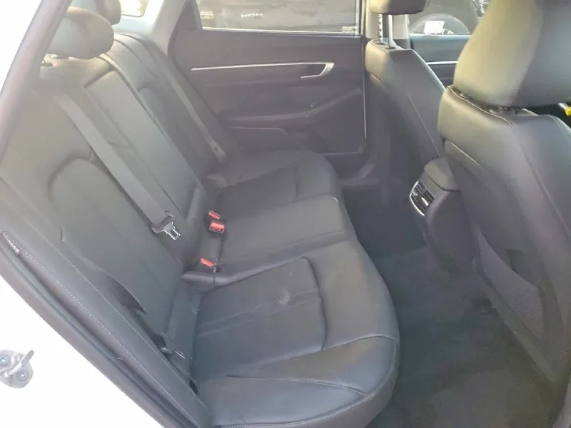 ✅ hyundai sonata 𝐕𝐈𝐈𝐈 рестайлинг - 2.0 гибрид, 192 л. с. - акпп 8-ст. - передний привод - пробег: 29.500 км - 04/2024 идеальный вариант с родным окрасом, целой безопасностью! не утопленник! второго такого нет ни на рынке грузии, ни на аукционах! машинка на кожаном салоне и панораме! 🔥 цена даже с утиль сбором будет ниже первой цены на рынке рф автомобиль менее 3-х лет - растаможка под 48% можем выкупить автомобиль за свои деньги! 🤝 цена в грузии: 𝟏.𝟕𝟗𝟎.𝟎𝟎𝟎 ₽ 💵 кирилл +7 (949) 400-56-31 📞 🇷🇺 звоните: +79494005631 - фотография - 9