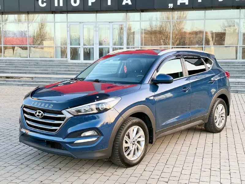 Hyundai tucson 2018г бензин 2.0 автомат автомобиль в хорошем состоянии! есть все для комфортного вождения! парктроник, монитор андроид, подогрев сидений передних и задних, климат/контроль, круиз/контроль, мульти-руль, датчик дождя, авто свет, помощь при спуске, и многое другое…. с документами полный порядок!! диагностическая карта есть!!! цена 1,885₽ все вопросы по тел+79495722131 📞 звоните: +7(949)5722131 - фотография - 3