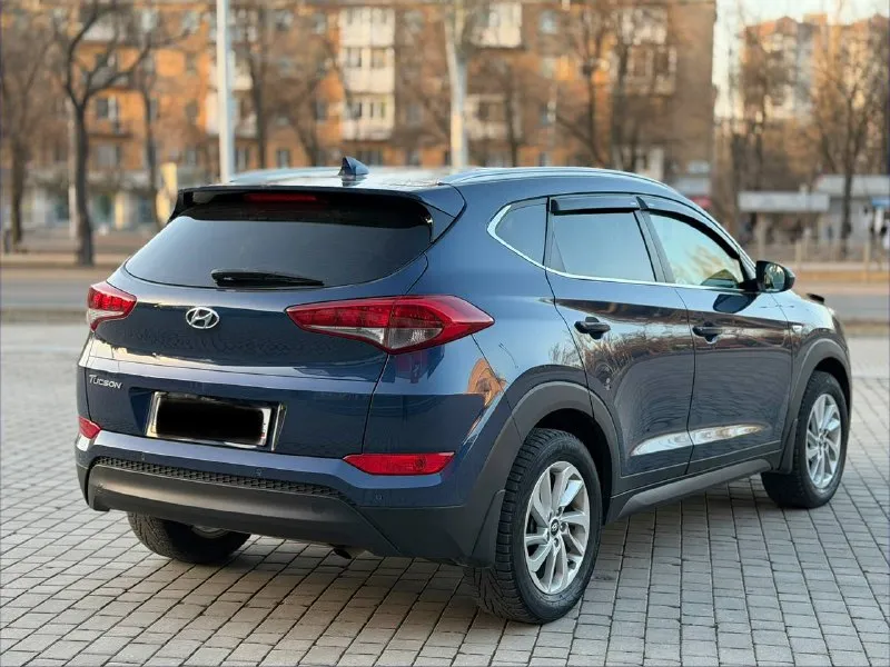 Hyundai tucson 2018г бензин 2.0 автомат автомобиль в хорошем состоянии! есть все для комфортного вождения! парктроник, монитор андроид, подогрев сидений передних и задних, климат/контроль, круиз/контроль, мульти-руль, датчик дождя, авто свет, помощь при спуске, и многое другое…. с документами полный порядок!! диагностическая карта есть!!! цена 1,885₽ все вопросы по тел+79495722131 📞 звоните: +7(949)5722131 - фотография - 6