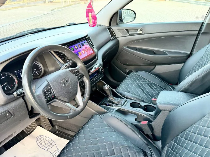 Hyundai tucson 2018г бензин 2.0 автомат автомобиль в хорошем состоянии! есть все для комфортного вождения! парктроник, монитор андроид, подогрев сидений передних и задних, климат/контроль, круиз/контроль, мульти-руль, датчик дождя, авто свет, помощь при спуске, и многое другое…. с документами полный порядок!! диагностическая карта есть!!! цена 1,885₽ все вопросы по тел+79495722131 📞 звоните: +7(949)5722131 - фотография - 8