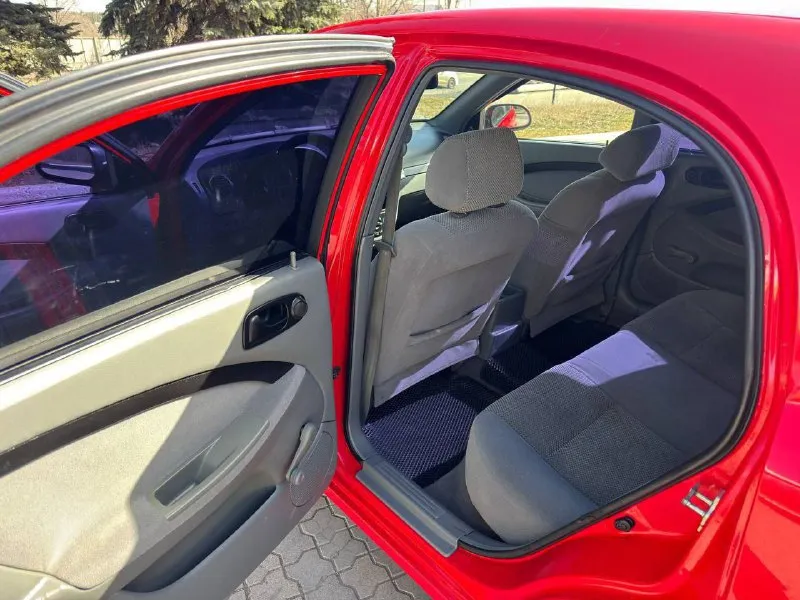 Продам chevrolet lacetti. объем двигателя 1.4. пробег 180.000км. бензин и газ евро 4. машина в отличном состоянии. 2008год. передние стеклоподъемники. отличная музыка. вложений не требует. цена 390.000р. с переоформлением. осмотр город донецк. все подробности по телефону +79493820834. - фотография - 8