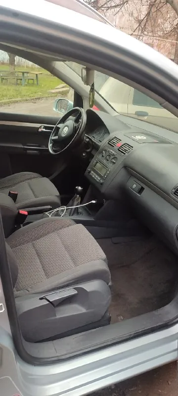 Продам volkswagen touran 2004г 2.0 дизель, 6ст мкп, привезён из германии в 2022,пробег 270т, мотор, коробка без нареканий, кузов в родном окрасе без ржавчины и гнили, ремень грм, масло поменяно, ходовая обслужена, новый акб. цена 570т. +79592181488 📞 звоните: +7(959)2181488 - фотография - 2