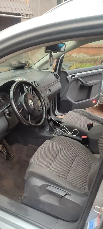Продам volkswagen touran 2004г 2.0 дизель, 6ст мкп, привезён из германии в 2022,пробег 270т, мотор, коробка без нареканий, кузов в родном окрасе без ржавчины и гнили, ремень грм, масло поменяно, ходовая обслужена, новый акб. цена 570т. +79592181488 📞 звоните: +7(959)2181488 - фотография - 3
