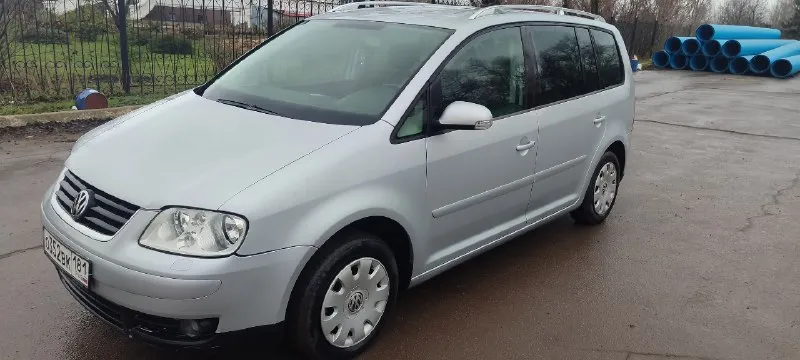 Продам volkswagen touran 2004г 2.0 дизель, 6ст мкп, привезён из германии в 2022,пробег 270т, мотор, коробка без нареканий, кузов в родном окрасе без ржавчины и гнили, ремень грм, масло поменяно, ходовая обслужена, новый акб. цена 570т. +79592181488 📞 звоните: +7(959)2181488 - фотография - 4