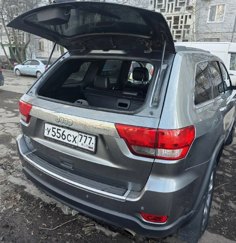 Jeep grand cherokee 2012 г. в. 3.6 бензин полный привод пневма подвеска максимальная комплектация 196.300 км по технической части все хорошо присутствуют незначительные нюансы по кузову, но на сколько мне известно, автомобиль в родной краске по всем вопросам звоните по телефону +79493231043 или в телеграм осмотр в донецке цена 1.850.000 📞 звоните: +7(949)3231043 - фотография - 6