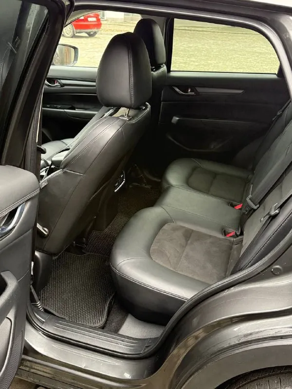 В продаже mazda cx-5 2017 год пробег — 83 000 двигатель — 2.5 автомобиль на полном приводе. не требуется вложений, авто полностью обслужено. кузов в отличном состоянии, комбинированный ухоженный салон. • двухзональный климат-контроль • кнопка старт-стоп • круиз-контроль • датчик дождя • мультируль • камера заднего вида • система gps-навигации • система бесключевого доступа цена за данный авто — 2 400 000 р. связь: +79493302091 донецк 📞 🇷🇺 звоните: +79493302091 - фотография - 7
