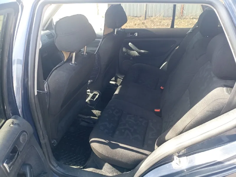 Продам volkswagen golf 4 1998 г. в двигатель 1.4 16 клапанный. кпп 5ст. с документами полный порядок, переоформление без проблем. технически в нормальном состоянии, ходовая сбитая, не гремит, двигатель масло не берёт, не дымит, кпп без нареканий, по кузову есть не критические нюансы по лкп, местами полез лак, комплектация: гидроусилитель руля, абс, сигнализация, цена: 290.000 тыс. ₽ +79493589369 антон 📞 +79493589369 📞 звоните: +7(949)3589369 - фотография - 6