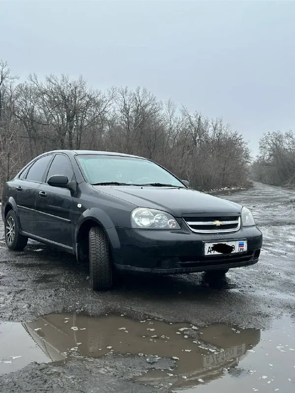 Продам chevrolet лачетти 2006 год, 1,6 двигатель пробег 256.000 авто технически в идеально состоянии, кузов 4/5 учет 181 регион, второй владелец с салона все вопросы по телефону +79591971483 490₽, торг у капота 📞 звоните: +7(959)1971483 - фотография - 2