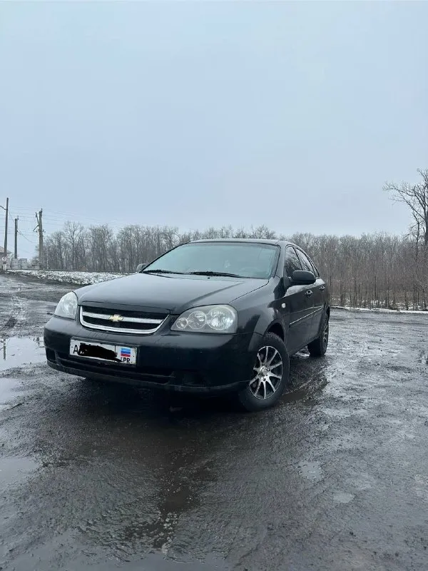 Продам chevrolet лачетти 2006 год, 1,6 двигатель пробег 256.000 авто технически в идеально состоянии, кузов 4/5 учет 181 регион, второй владелец с салона все вопросы по телефону +79591971483 490₽, торг у капота 📞 звоните: +7(959)1971483 - фотография - 3