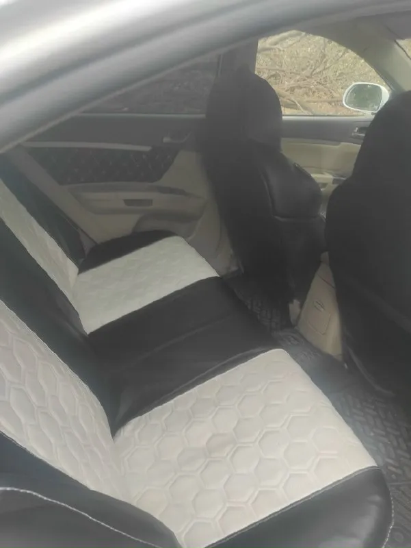 Geely emgrand ec7 ₽ 410торг возможен модель:emgrand тип кузова:седан год выпуска:2011 пробег:155 км коробка передач:механическая объём двигателя:1.8 см3 вид топлива:бензин состояние машины:хорошее количество хозяев:2 доп. свойства:эл. стеклоподъемники, кондиционер, охранная система, парктроник мощность:126 л. с. автомобиль в отличном состоянии, я второй владелец. двигатель и ходовая часть идеальны, расход масла отсутствует — от замены до замены. готов к любым проверкам. коробка передач работает безупречно: никаких посторонних звуков, все скорости включаются чётко. кондиционер эффективно охлаждает. кузов в хорошем состоянии, незначительные следы на дверях и крыльях видны на фото. днище и короб передач в идеале. в комплекте резина на лето и зиму, а также номера. +79493776045 📞 звоните: +7(949)3776045 - фотография - 3