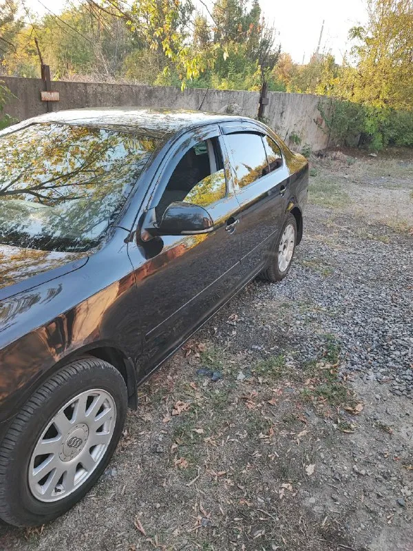 Продам автомобиль, skoda октавия а 5, 2013 г. в, пробег 370 000 км, третий хозяин, во владении два года, много чего сделано и поменяно, по кузову есть ваговские болячки, кузов освежалась, два комплекта резины на дисках, лето -новая, хорошая, ,рабочая лошадка, ,цена 700 тыс. возможен обмен с моей доплатой на спортейдж, туксон от 2017 г. в. +79493188867 📲 tg: павел ересько 📞 звоните: +7(949)3188867 - фотография - 3