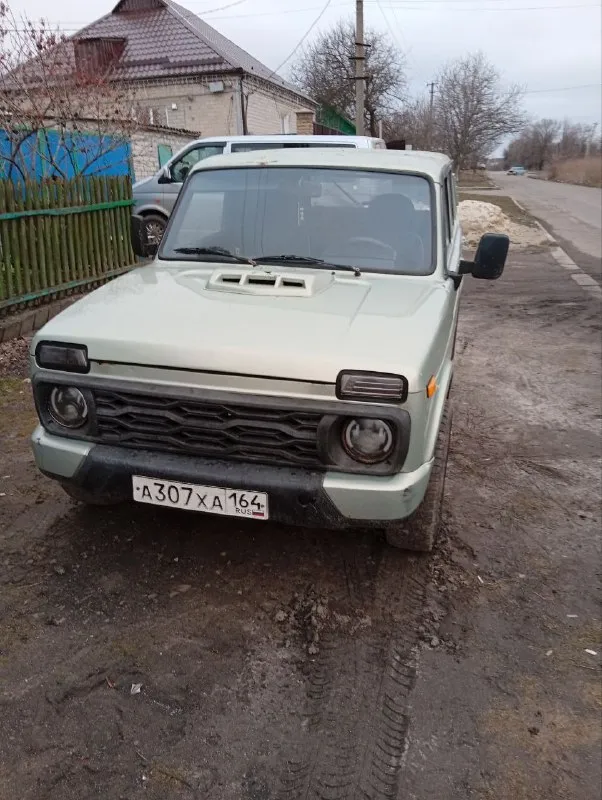 Продам ниву, 2004 год, инжектор, нива в длинном кузове (5 дверей), автомобиль в хорошем состоянии ка... - фотография