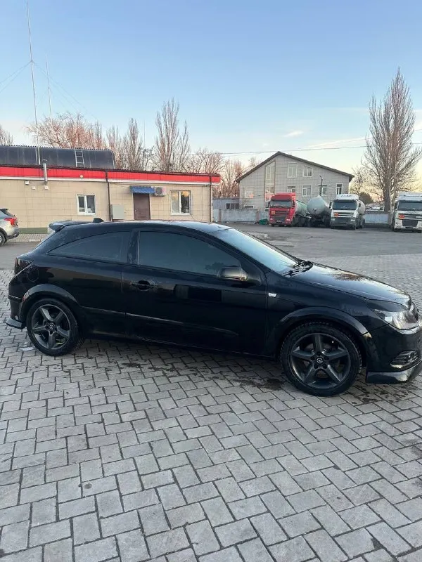 Продам, я собственник opel astra h gts 1.8at 253.000км 140л. с полноценный автомат цена: 470.000 +79490487022 донецк - фотография - 2