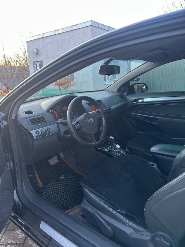 Продам, я собственник opel astra h gts 1.8at 253.000км 140л. с полноценный автомат цена: 470.000 +79490487022 донецк - фотография - 5