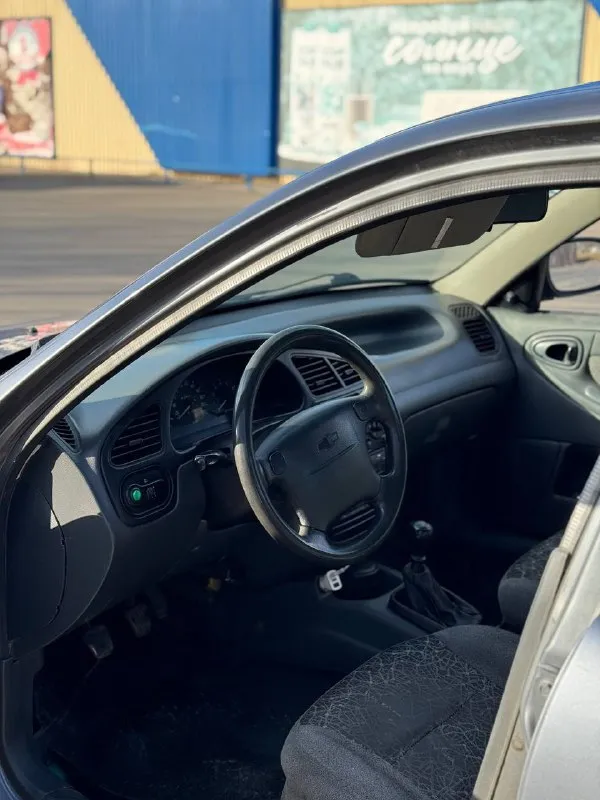 Срочная продажа ! продам chevrolet lanos в нормальном состоянии по цене жигуля. цена: 150.000 руб. + торг. что было сделано (осень): ступичные подшипники, шаровые, салейнтблоки, сальники, рулевые наконечники, стойки стабилизатора, втулки стабилизатора, задние амортизаторы, передние колодки, левый рычаг в сборе, свечи, комплект грм с роликом. стоит новая зимняя резина (липучка). комплектация sx: подушка безопасности, передние электростеклоподъемники, бортовой компьютер, магнитофон аура, 4 колонки: впереди - урал, сзади - barracuda, кондиционер, подогрев зеркал, гур, сигнализация, задний парктроник, титановые диски, led-фары в ближнем с линзой. год выпуска: 2009 г. двигатель: 1.5 пробег: 284.370 км. кпп: механическая, 5-ти ступенчатая. из вложений: заменить сальник гура (течёт гур). заменить опору левой стойки (идёт стук). контакт: +7-949-504-14-30 - никита. - фотография - 5