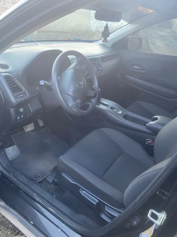 Продам honda hr-v 2020г выпуска пробег 32 тысячи км 1.8 двигатель полный привод цена 2.450.000₽ +79493378574 г. макеевка 📞 звоните: +7(949)3378574 - фотография - 4