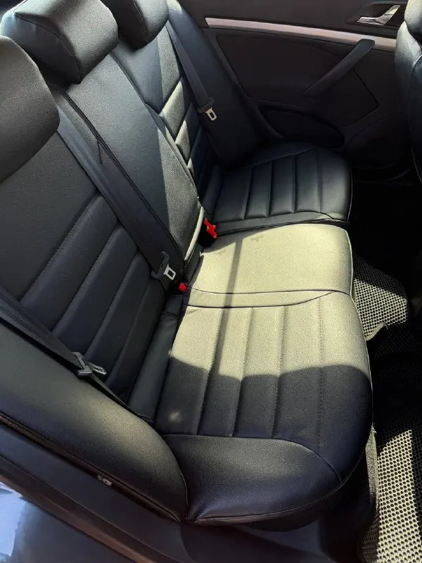 Skoda octavia год выпуска - 2012 двигатель - 1.8t автоматическая кпп ( asin ) пробег - 202.000км цена - 950.000₽ тел. - +79493902663 либо: - +7 (949) 679-98-14 автомобиль в идеальном состоянии, без каких либо вложений что по кузову, что по технической части. 2 хозяина с автосалона. родной пробег. очень бодрая связка двигателя 1.8 турбо с обычным гидротрансформатором asin ( не путать с проблемной dsg ) на самой жирной комплектации: подогревы всех сидений; большой сенсорный монитор; хорошая акустика; двухзонный климат-контроль; датчик света и дождя; круиз-контроль; парктроник; эл. складываемые зеркала с подогревом; 2 пары ключей; штатные диски r-16 с новой резиной; кожаный мультируль; антибукс; 4эл. стеклоподъемника с доводчиками; омыватель фар; полный бортовой компьютер; большой багажник и многое другое. кто ищет достойную октавию со связкой 1.8т - ат которая дарит кучу удовольствия от вождения - добро пожаловать. спасибо за внимание, всех благ! св 📲 tg: @vladimir_23_23_23 📞 звоните: +7(949)3902663 - фотография - 7