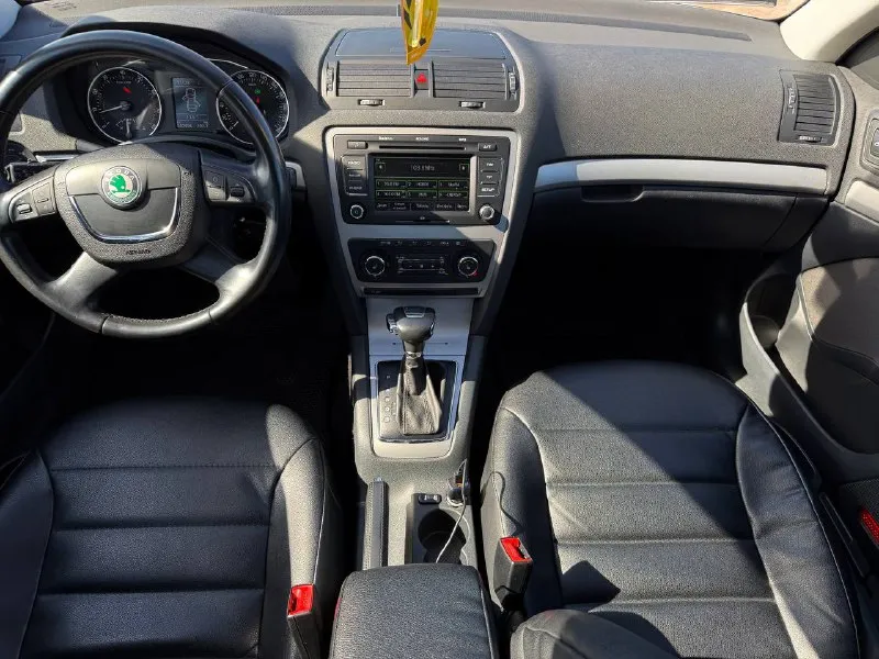 Skoda octavia год выпуска - 2012 двигатель - 1.8t автоматическая кпп ( asin ) пробег - 202.000км цена - 950.000₽ тел. - +79493902663 либо: - +7 (949) 679-98-14 автомобиль в идеальном состоянии, без каких либо вложений что по кузову, что по технической части. 2 хозяина с автосалона. родной пробег. очень бодрая связка двигателя 1.8 турбо с обычным гидротрансформатором asin ( не путать с проблемной dsg ) на самой жирной комплектации: подогревы всех сидений; большой сенсорный монитор; хорошая акустика; двухзонный климат-контроль; датчик света и дождя; круиз-контроль; парктроник; эл. складываемые зеркала с подогревом; 2 пары ключей; штатные диски r-16 с новой резиной; кожаный мультируль; антибукс; 4эл. стеклоподъемника с доводчиками; омыватель фар; полный бортовой компьютер; большой багажник и многое другое. кто ищет достойную октавию со связкой 1.8т - ат которая дарит кучу удовольствия от вождения - добро пожаловать. спасибо за внимание, всех благ! св 📲 tg: @vladimir_23_23_23 📞 звоните: +7(949)3902663 - фотография - 8