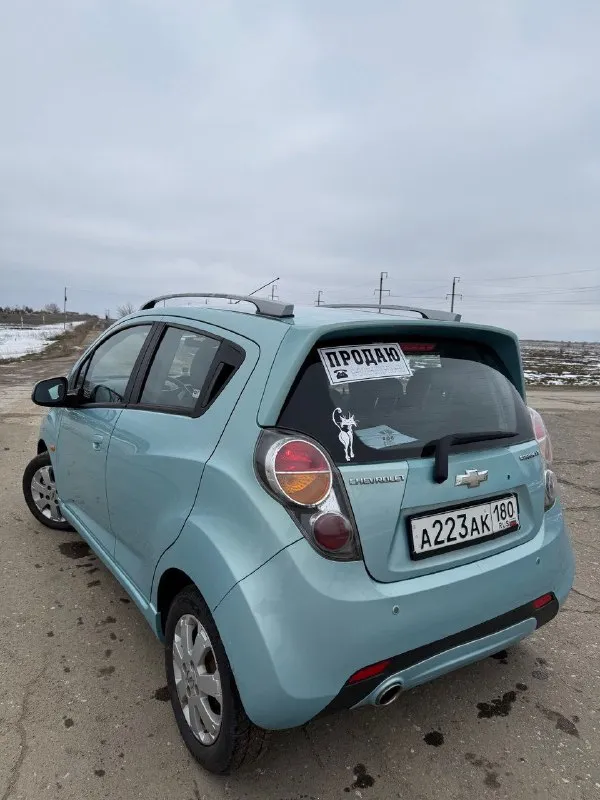 Продам chevrolet spark🔥 год выпуска:2010🔥 пробег, км:157.000(оригинал) 🔥 модификация:1.2 мт 🔥 тип двигателя:бензин🔥 коробка передач :механика 🔥 привод:передний🔥 тип кузова : хетчбек 5-дверный🔥 koмплeктaция: base🔥 цвет: голубой🔥 1 собственник автомобиль в родном окрасе продажа автомобиля от собственника. автомобиль в богатой комплектации и в ухоженном состоянии. машина на полном ходу, не требует никаких вложений от слова совсем. мотор в идеальном состоянии, не троит, не дымит, не имеет каких либо посторонних звуков, не слышно даже как он работает. мкпп-в идеальном состоянии, все передачи включаются мягко, без хрустов, ничего не выбивает. ходовая-мягкая, ничего не стучит, не тарабанит, всё что нужно было - поменяно. так же имеется видео, по просьбе отправлю для более лучшего осмотра авто. готов к выезду в любой сервис по вашему желанию. при встречу всё расскажу и покажу. цена:599.999 тысяч торг минимальный и обоснованный возможен пригон по договоренности. возможен обмен. номер для связи: +79495752024 - фотография - 9