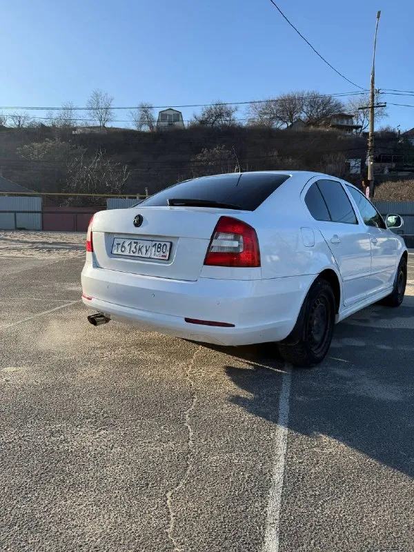 Продаётся skoda octavia a5 fl2 (2011 г. , 1.8 tfsi) в отличном состоянии! машина ухоженная, вложений не требует — сел и поехал. пройденное то меньше 500км назад. комфортный и надежный автомобиль с богатой комплектацией: круиз-контроль, двухзонный климат, датчики света и дождя, подогрев всех сидений, парктроники, заводская мультимедиа bolero с bluetooth и aux. стильный внешний вид дополняют 17" оригинальные диски audi на летней резине. зимние диски «штампы» r16 все документы в полном порядке. я владелец. кому интересно звоните расскажу все по обслуживанию автомобиля. 💰 цена: 750 000 руб. 📞 +7 949 315-27-97 📲 tg: @partizan_l 📞 звоните: +7(949)3152797 - фотография - 4
