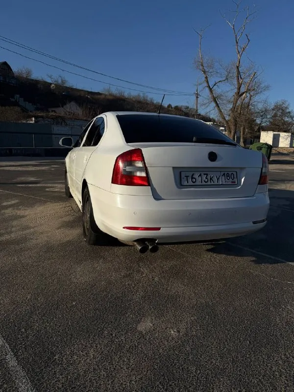 Продаётся skoda octavia a5 fl2 (2011 г. , 1.8 tfsi) в отличном состоянии! машина ухоженная, вложений не требует — сел и поехал. пройденное то меньше 500км назад. комфортный и надежный автомобиль с богатой комплектацией: круиз-контроль, двухзонный климат, датчики света и дождя, подогрев всех сидений, парктроники, заводская мультимедиа bolero с bluetooth и aux. стильный внешний вид дополняют 17" оригинальные диски audi на летней резине. зимние диски «штампы» r16 все документы в полном порядке. я владелец. кому интересно звоните расскажу все по обслуживанию автомобиля. 💰 цена: 750 000 руб. 📞 +7 949 315-27-97 📲 tg: @partizan_l 📞 звоните: +7(949)3152797 - фотография - 5