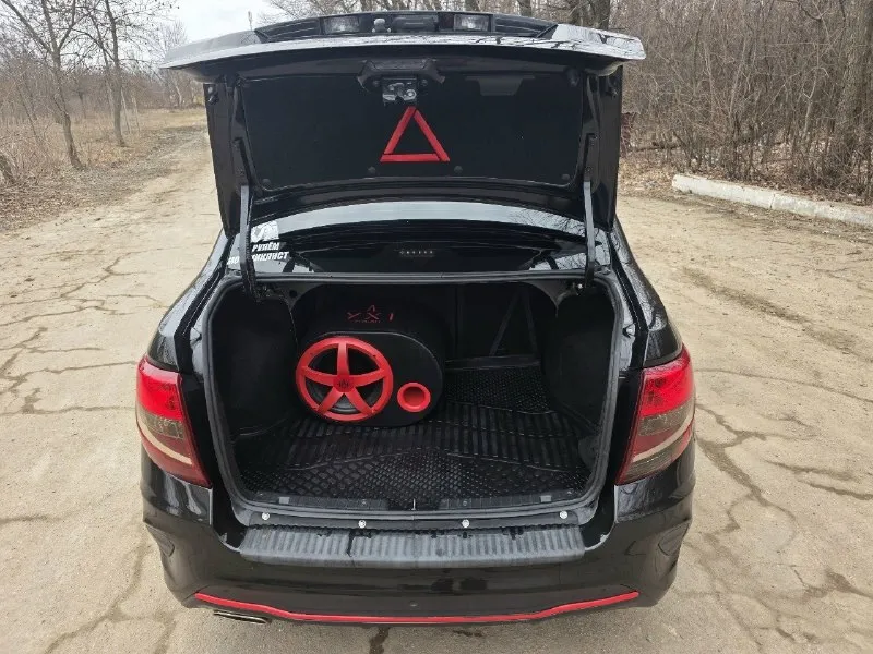 Продам ваз granta drive active (спорт) ✅️2023г. ✅️пробег 26т. ✅️двс 1.6. 8 клоп. ✅️двс и кпп работают идеально. ✅️без дтп всё в родне. ✅️комплектация comfort. ✅️цена: 1000000 🍋 кондиционер, подогревы сидений и зеркал, стеклоподемники, регулировка зеркал, две подушки безопасности, электро усилитель руля, тонировка, хорошая музыка с сабом, камера заднего вида, регистратор, центральный замок, сигнализация с авто запуском, салон в идеале сидения в чехлах. фары в бороне стоят дорогие led лампы. машина обработана и зашумлена в круг. резина (зима/лето)оба комплекта на титанах r15. один владелец зелёная автотека. машина практически новая, любые проверки. осмотр авто в г. енакиево. номер ☎ +79493548200. ☎ +79525765289 📞 звоните: +7(949)3548200 - фотография - 7