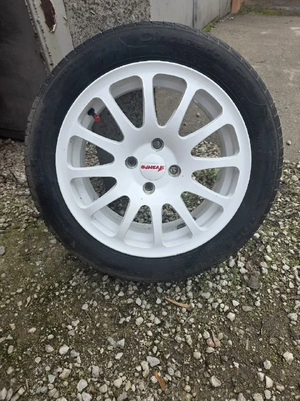 Продам ваз granta drive active (спорт) ✅️2023г. ✅️пробег 26т. ✅️двс 1.6. 8 клоп. ✅️двс и кпп работают идеально. ✅️без дтп всё в родне. ✅️комплектация comfort. ✅️цена: 1000000 🍋 кондиционер, подогревы сидений и зеркал, стеклоподемники, регулировка зеркал, две подушки безопасности, электро усилитель руля, тонировка, хорошая музыка с сабом, камера заднего вида, регистратор, центральный замок, сигнализация с авто запуском, салон в идеале сидения в чехлах. фары в бороне стоят дорогие led лампы. машина обработана и зашумлена в круг. резина (зима/лето)оба комплекта на титанах r15. один владелец зелёная автотека. машина практически новая, любые проверки. осмотр авто в г. енакиево. номер ☎ +79493548200. ☎ +79525765289 📞 звоните: +7(949)3548200 - фотография - 9