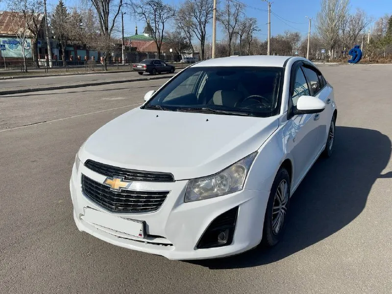 Шевроле круз 2013г 1.6 мт в дтп не была, кузов в заводском окрасе двигатель работает тихо, без посторонних звуков поменяно масло в коробке, новое мягкое сцепление с документами порядок, диагностическая карта на руках, на учет станет без проблем гур, кондиционер, подогрев передних сидений, заднего стекла и зеркал пробег 124тыс цена 820тыс + торг донецк +79494129599 - фотография - 2