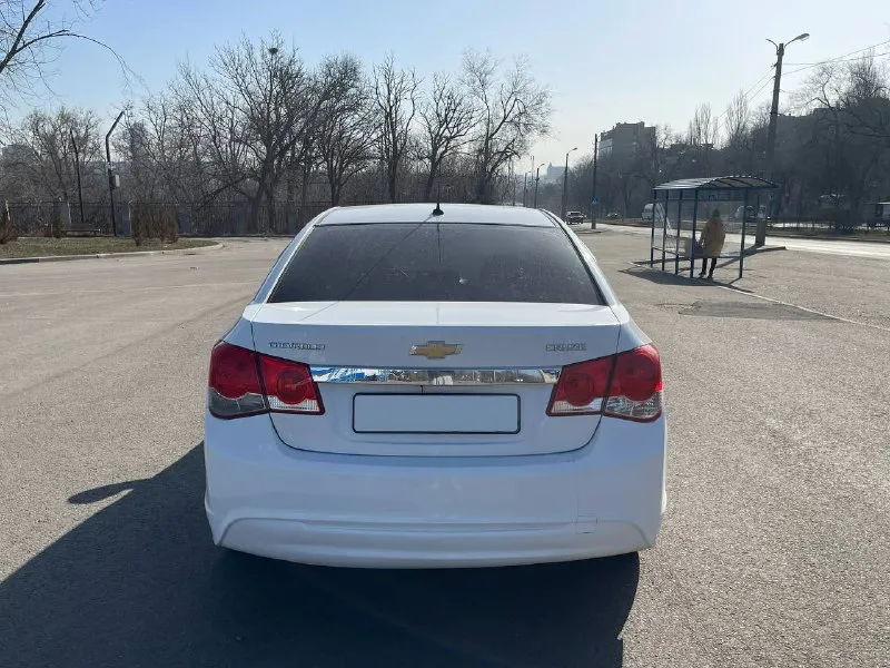 Шевроле круз 2013г 1.6 мт в дтп не была, кузов в заводском окрасе двигатель работает тихо, без посторонних звуков поменяно масло в коробке, новое мягкое сцепление с документами порядок, диагностическая карта на руках, на учет станет без проблем гур, кондиционер, подогрев передних сидений, заднего стекла и зеркал пробег 124тыс цена 820тыс + торг донецк +79494129599 - фотография - 4