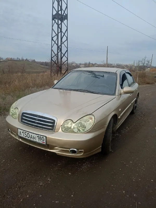 Продам hyundai sonata 2008 года в хорошем состоянии. вложения не требует. поварена и покрашена. полная комплектация стеклоподъёмники, гур, электрозеркала, кондиционер, печка хорошая, музыка и чистый ухоженный салон. остальные вопросы по телефону. возможно обмен с вашей доплатой. цена такого аппарата 380.000 тыс. рублей. осмотр машины город горловка +79495207504 - фотография - 2