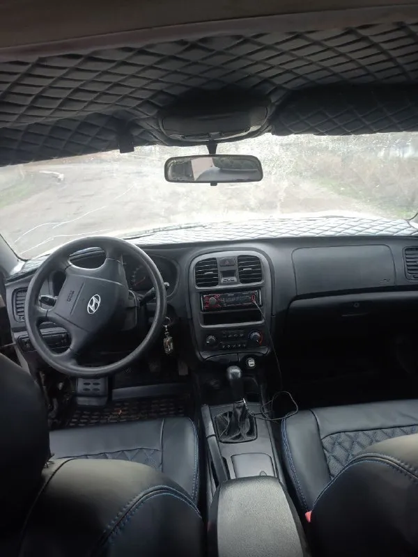 Продам hyundai sonata 2008 года в хорошем состоянии. вложения не требует. поварена и покрашена. полная комплектация стеклоподъёмники, гур, электрозеркала, кондиционер, печка хорошая, музыка и чистый ухоженный салон. остальные вопросы по телефону. возможно обмен с вашей доплатой. цена такого аппарата 380.000 тыс. рублей. осмотр машины город горловка +79495207504 - фотография - 6