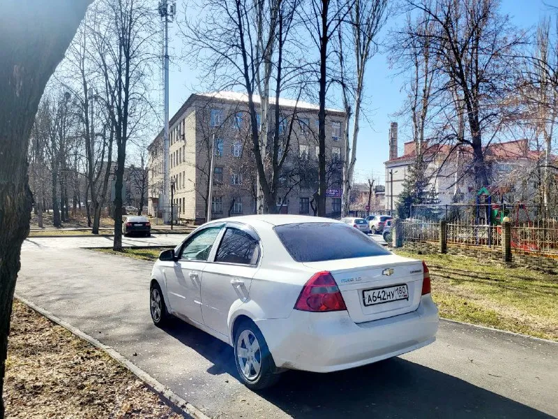 Продам авто chevrolet aveo ( chevrolet авео) 1.4 автомат цена: 355.000руб пробег: 220.000 (родной пробег) год выпуска: 2011 год город: донецк номер: +7 949 086 06 31( telegram) автомобиль на полном боевом ходу, отличная рабочая лошадка по низу рынка. двигатель в отличном состояние, ходовая вся перебранна, акпп работает в штатном режиме, электрика вся рабочая, кузов симпатичный но в силу возрата есть следы эксплуатации документы кристально чистые. звоните на остальные вопросы отвечу по телефону! 📲 tg: ⚡️ 📞 звоните: +7(949)0860631 - фотография - 3