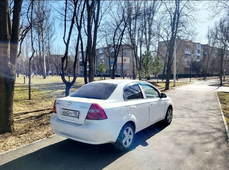 Продам авто chevrolet aveo ( chevrolet авео) 1.4 автомат цена: 355.000руб пробег: 220.000 (родной пробег) год выпуска: 2011 год город: донецк номер: +7 949 086 06 31( telegram) автомобиль на полном боевом ходу, отличная рабочая лошадка по низу рынка. двигатель в отличном состояние, ходовая вся перебранна, акпп работает в штатном режиме, электрика вся рабочая, кузов симпатичный но в силу возрата есть следы эксплуатации документы кристально чистые. звоните на остальные вопросы отвечу по телефону! 📲 tg: ⚡️ 📞 звоните: +7(949)0860631 - фотография - 6