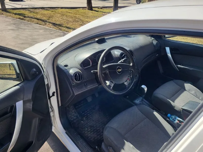 Продам авто chevrolet aveo ( chevrolet авео) 1.4 автомат цена: 355.000руб пробег: 220.000 (родной пробег) год выпуска: 2011 год город: донецк номер: +7 949 086 06 31( telegram) автомобиль на полном боевом ходу, отличная рабочая лошадка по низу рынка. двигатель в отличном состояние, ходовая вся перебранна, акпп работает в штатном режиме, электрика вся рабочая, кузов симпатичный но в силу возрата есть следы эксплуатации документы кристально чистые. звоните на остальные вопросы отвечу по телефону! 📲 tg: ⚡️ 📞 звоните: +7(949)0860631 - фотография - 7
