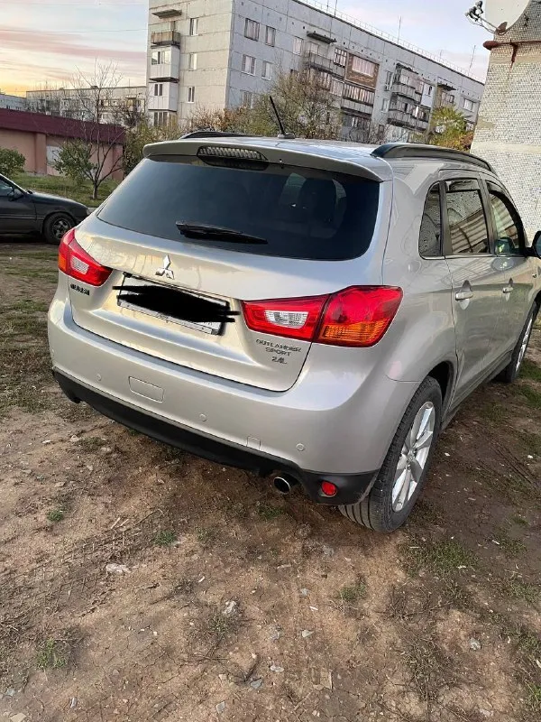 Продам mitsubishi outlander sport 2.4,2015 год(на путать с двигателями 1.6 2л). подключаемый полный привод. авто в прекрасном состоянии, очень богатая комплектация: под рулевые лепестки, камера заднего вида, партроник, бесключевой доступ, кнопка start-stop, bluetooth, панорамная крыша, датчики давления в шинах, датчик дождя, климат контроль, хорошая музыка,2 комплекта ковриков. ручник, подлокотник и ручка переключения передач перетянуты в натуральную кожу. масло менял каждые 5-6 тыс. км. пробег реальный 138000 миль. высокий клиренс, хорошая динамика, запчасти очень дешёвые. авто стоит на 180 регионе. цена 1500000. +79494152556 📲 tg: @igor_malikov19 📞 звоните: +7(949)4152556 - фотография - 2