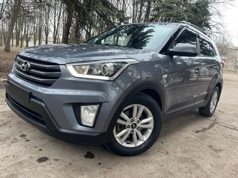 Hyundai creta модельный год -2018-(середина года) владельцев -1 пробег -177000км сердце -(мотор)-1.6-работает идеально! коробка -механика-6 ст-работает идеально! привод -(полный )-подключаемый ! резина-зима (+лето ) коплектация -климат контроль, подогрев сидений-3 положения, подогрев зеркал ! подогрев руля ! фары с линзами и красивой led-подсветкой, стоят леды в круг ! адаптивный свет! задние парктроники ! видео регистратор ! стоит сигнализация- с автозапуском ! пластиковая и металическая защита двигателя ! заменены -масло в двигателе(+фильтра ) заменены задние колодки ! любые проверки -диагностика -приветствуется! коррозия и всякая нечесть -отсутствует! предоставлю информацию по телефону-(звоните ) осмотр -макеевка !донецк! цена -1,495000₽ тел :+79495936159 📞 🇷🇺 звоните: +79495936159 - фотография - 4