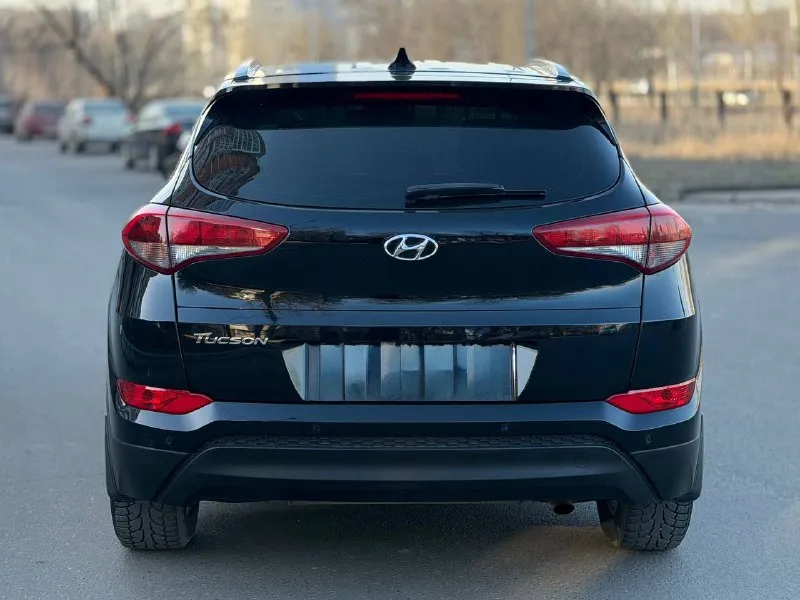 Hyundai tucson официал 2018г бензин 2.0 автомат автомобиль весь в заводском окрасе!!! в хорошем состоянии! есть все для комфортного вождения! камера заднего вида, парктроник, подогрев сидений передних и задних, подогрев руля, монитор андроид, мульти руль, круиз/контроль, климат/контроль, авто свет, датчик дождя, и многое другое… у автомобиля один собственник!!!! два ключа! диагностическая карта есть! с документами полный порядок! переоформление в мрэо! цена 1.890₽ все вопросы по тел +79494681579 - фотография - 5