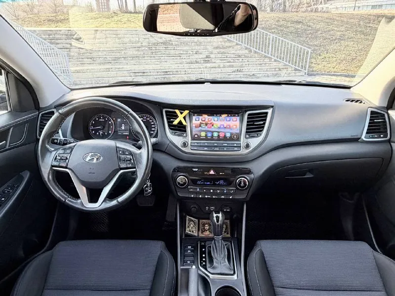 Hyundai tucson официал 2018г бензин 2.0 автомат автомобиль весь в заводском окрасе!!! в хорошем состоянии! есть все для комфортного вождения! камера заднего вида, парктроник, подогрев сидений передних и задних, подогрев руля, монитор андроид, мульти руль, круиз/контроль, климат/контроль, авто свет, датчик дождя, и многое другое… у автомобиля один собственник!!!! два ключа! диагностическая карта есть! с документами полный порядок! переоформление в мрэо! цена 1.890₽ все вопросы по тел +79494681579 - фотография - 8